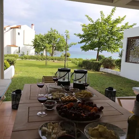 Anemi Beach, Seafront نيا سكيوني