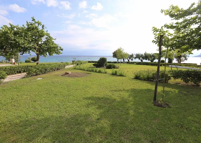 Anemi Beach, Seafront